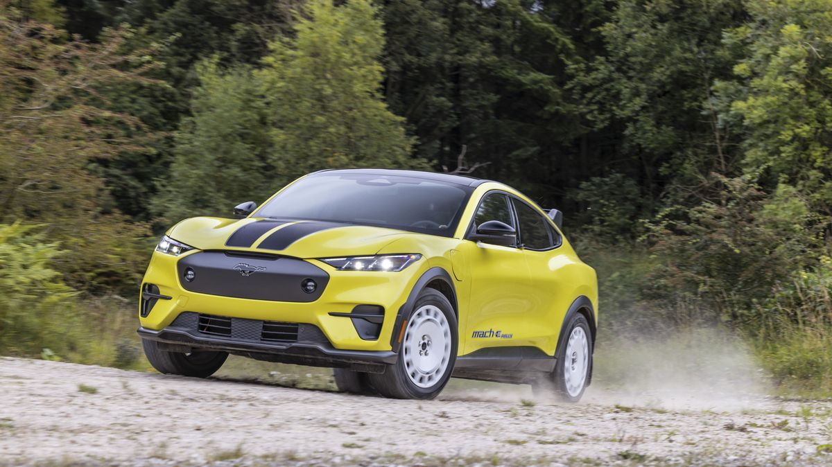 Ford představil elektrický mustang ve verzi Rally. Nemíří na závody, ale do běžného prodeje